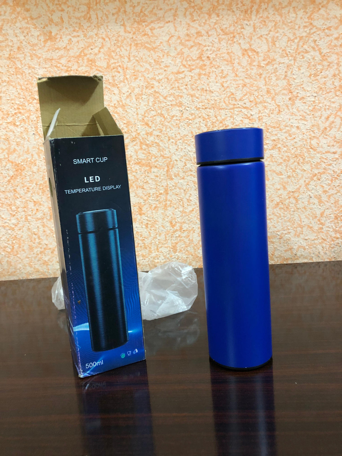 Temperature Display Vacuum Insulated Water Bottle Thermo Flask Made Of Premium Stainless Steel Coffee Cup (Random Color)